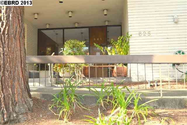 Property Photo:  625 El Dorado 102  CA 94611-5002 