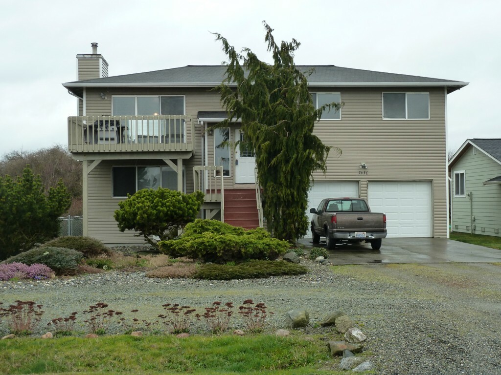 Property Photo:  743 E Livingston Bayshore Dr  WA 98282 