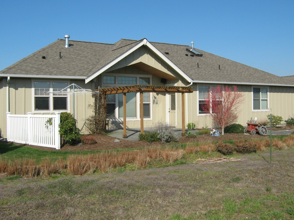 Property Photo: 906 Hemlock Lp WA 98264