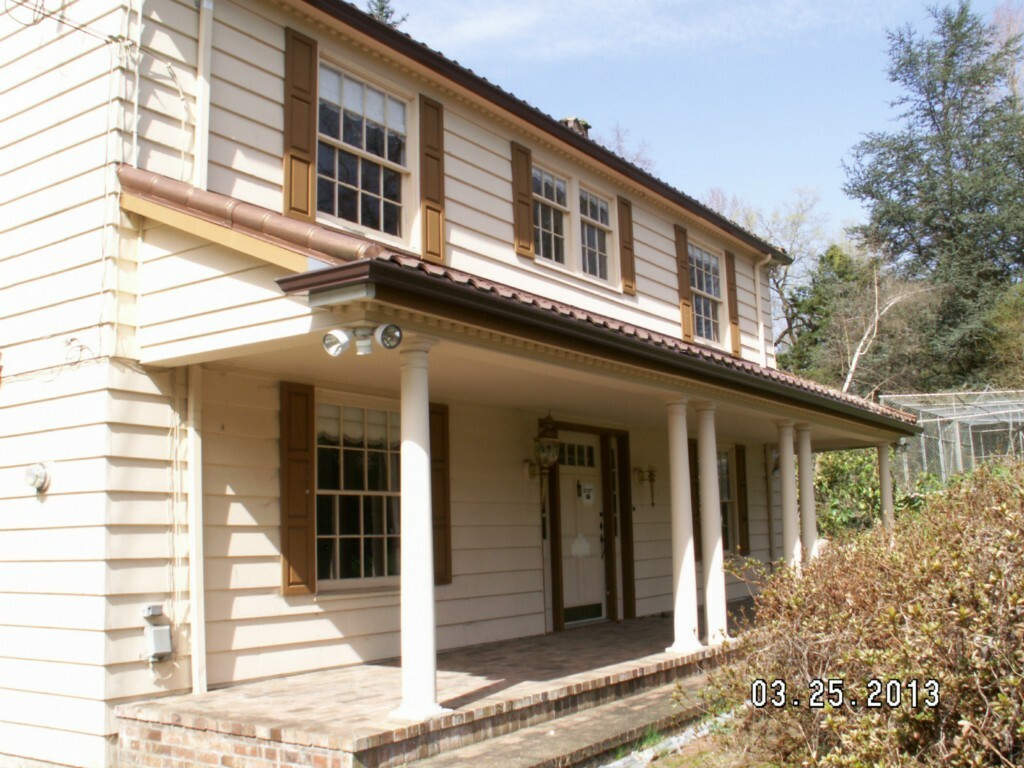 Property Photo: 12653 Avondale Rd NE WA 98052