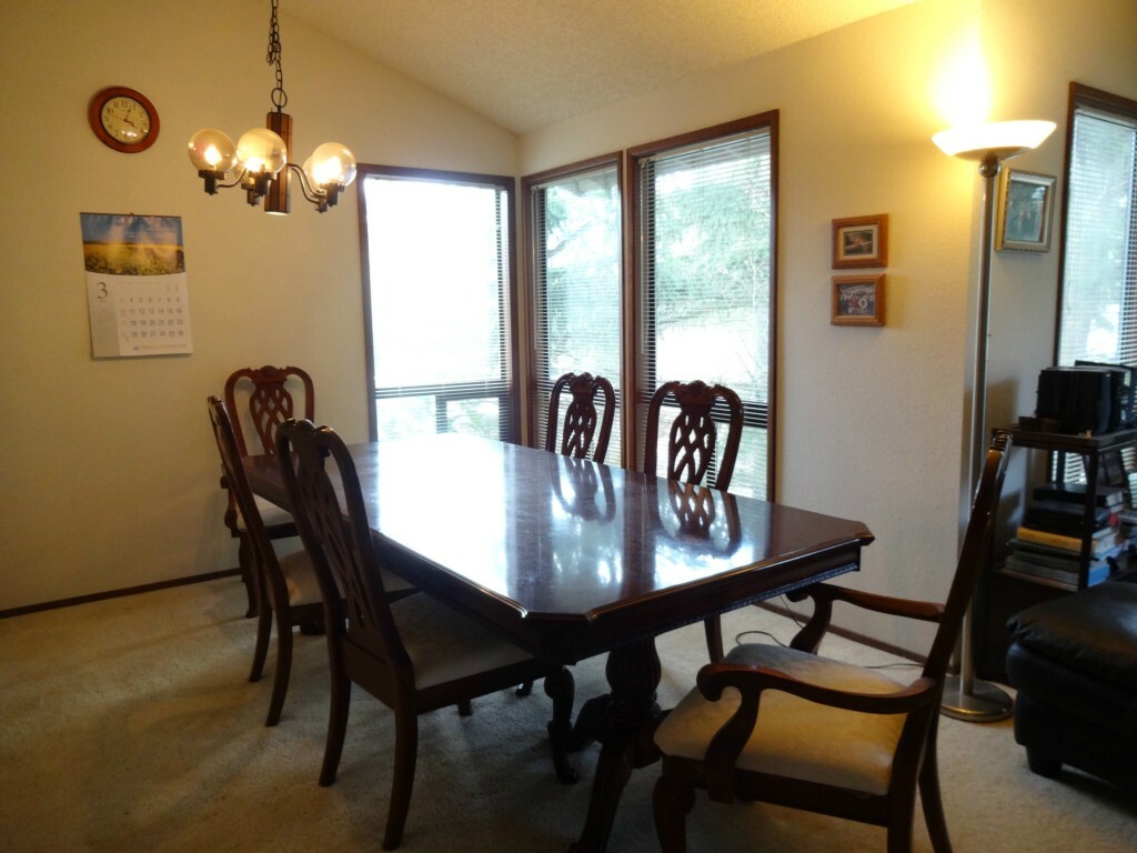 Property Photo:  15225 SE 49th St  WA 98006 