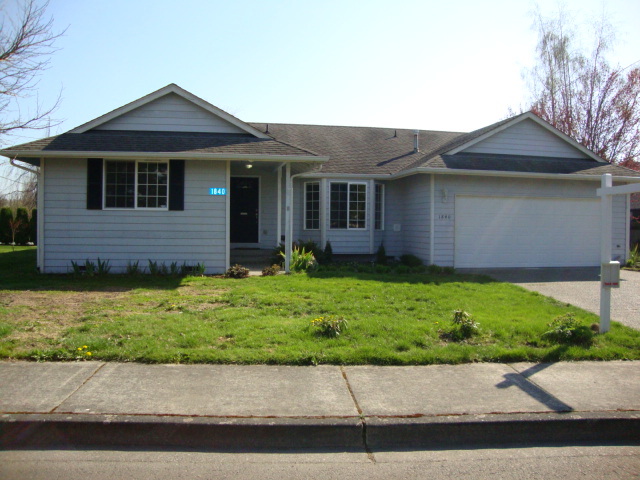 Property Photo:  1840 Monroe St  WA 98233 