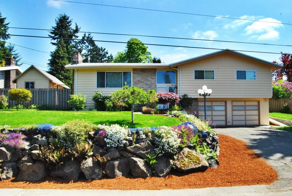 Property Photo: 31226 2nd Ave SW WA 98023