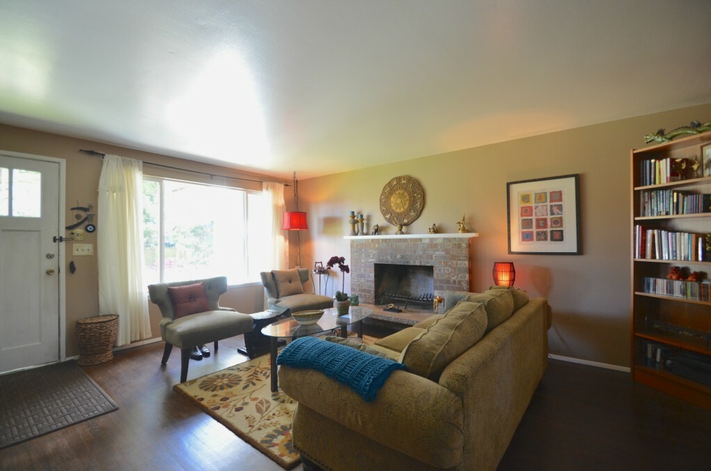 Property Photo: 16731 NE 20th St WA 98008