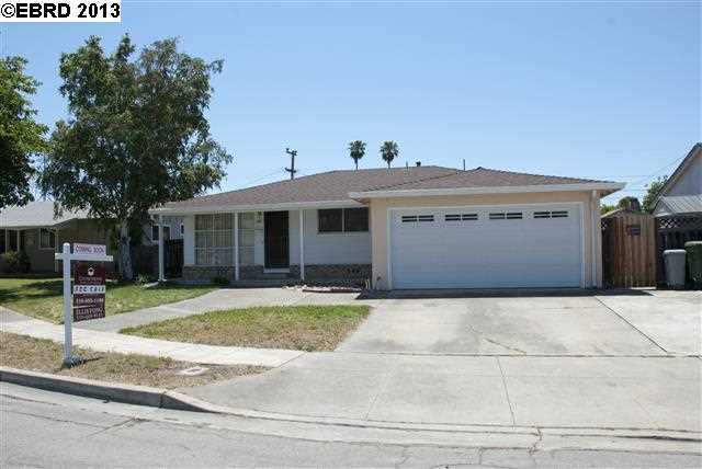 Property Photo: 4512 Piper St CA 94538-2518