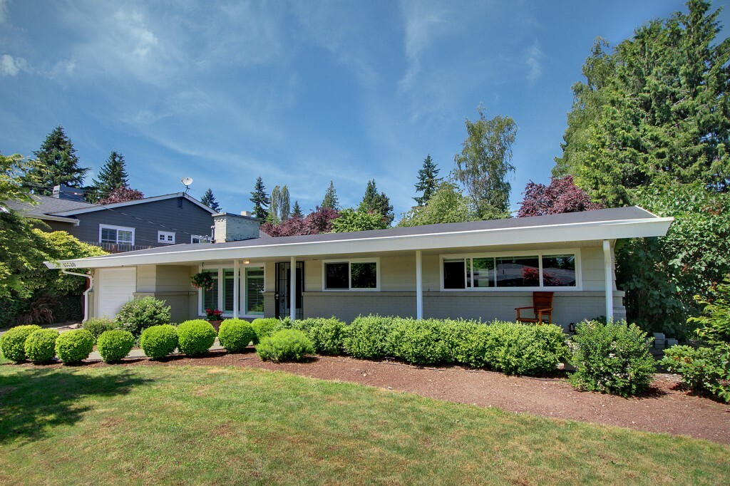 Property Photo: 10020 NE 21st St WA 98004