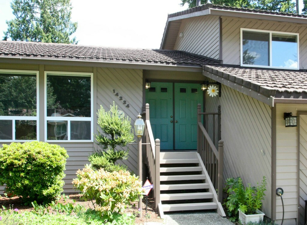 Property Photo:  14224 148th Place SE  WA 98059 