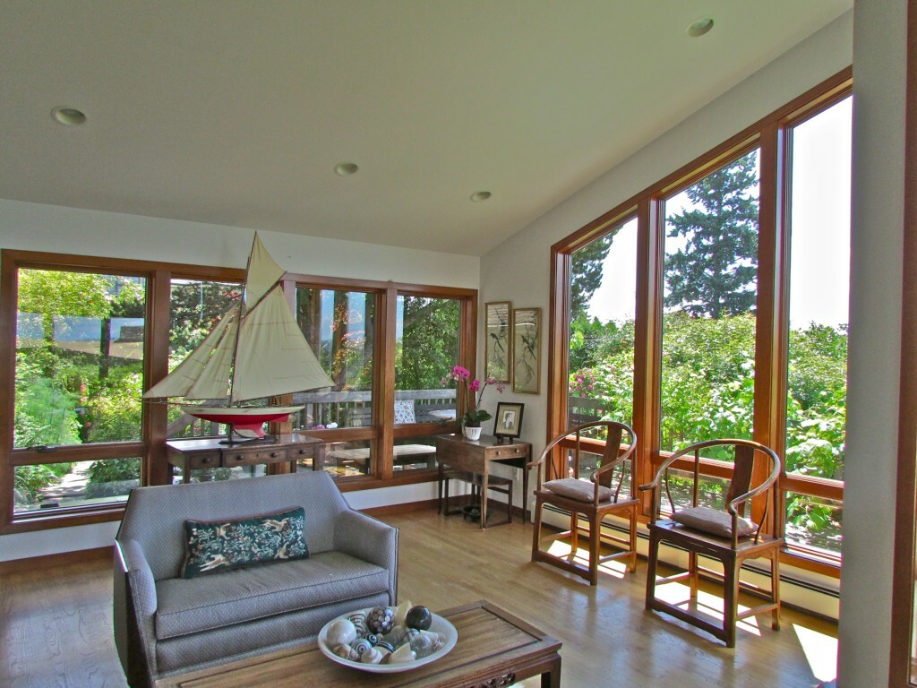 Property Photo: 9121 NE 17th St WA 98004