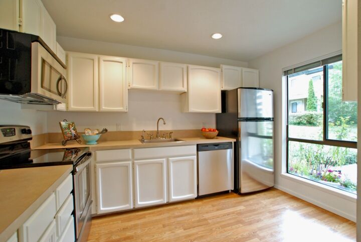 Property Photo: 1610 103rd Ave NE S2 WA 98004