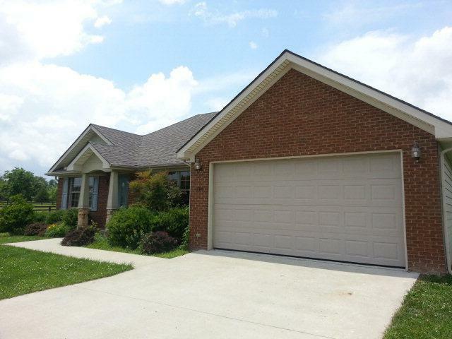 Property Photo:  384 Windy Oaks Circle  KY 40475 