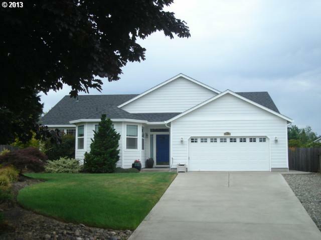 Property Photo:  13618 NE 4th Ct  WA 98685 