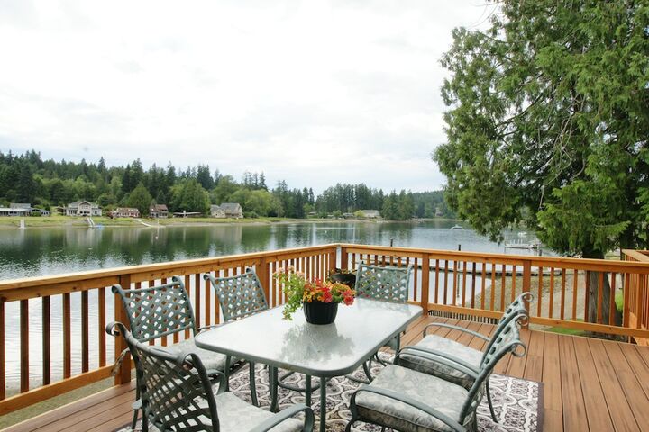 Property Photo: 5216 Picnic Point Ct NW WA 98335