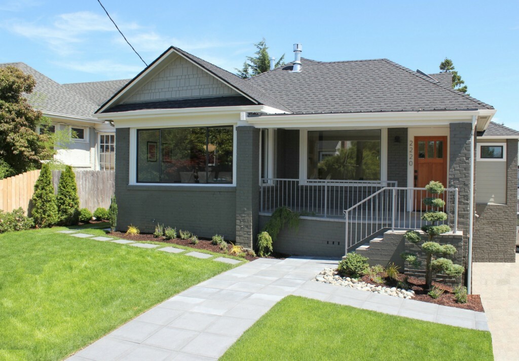 Property Photo:  2220 31st Ave S  WA 98144 