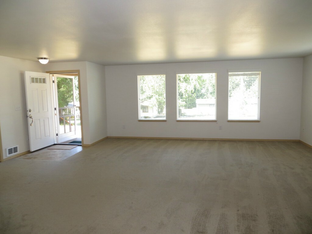 Property Photo:  261 SE Fuchsia Ave  WA 98585 