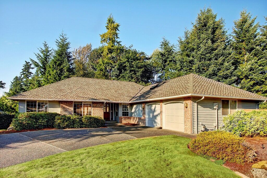 Property Photo: 12707 42nd Dr SE WA 98208