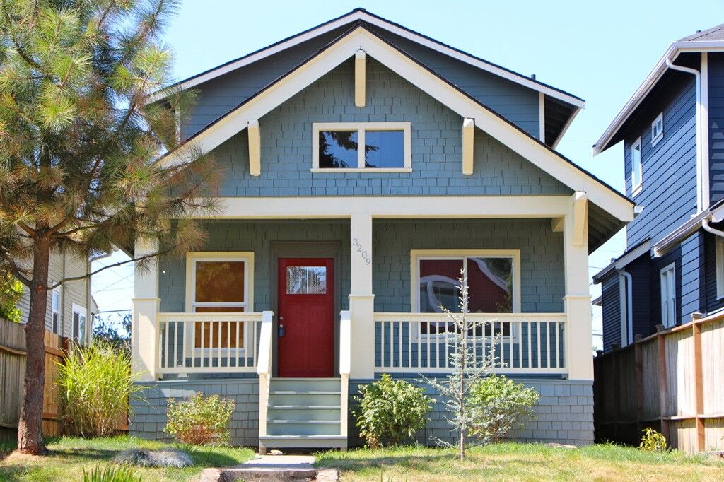 Property Photo: 3209 45 Ave SW WA 98116