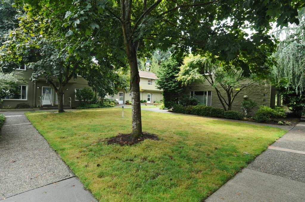 Property Photo:  4833 Terrace Dr NE 4833  WA 98105 