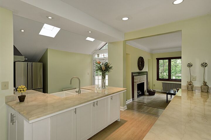 Property Photo: 614 35th Avenue WA 98122