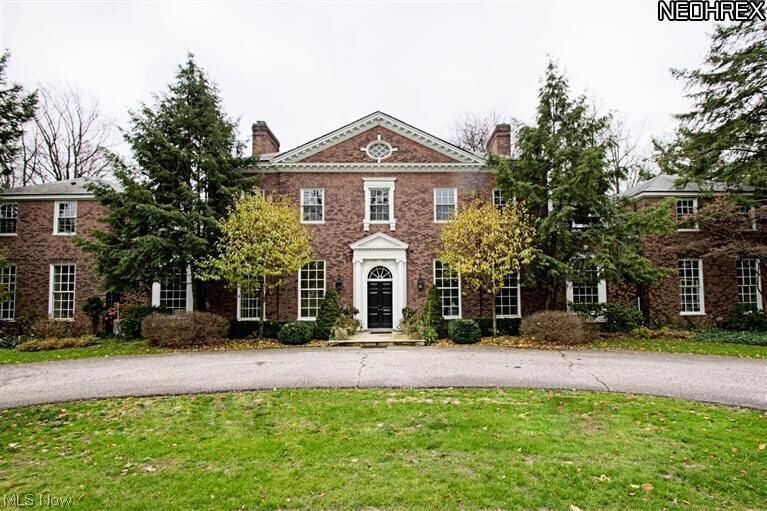 Property Photo:  19300 S Park Boulevard  OH 44122 