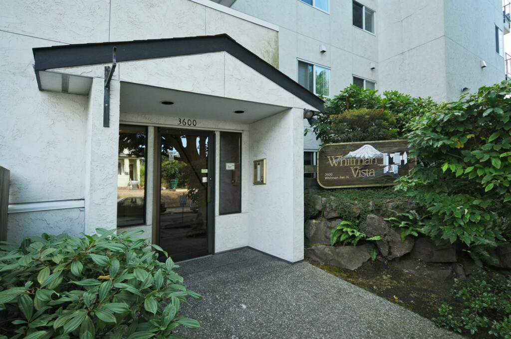 Property Photo:  3600 Whitman Ave N 102  WA 98103 