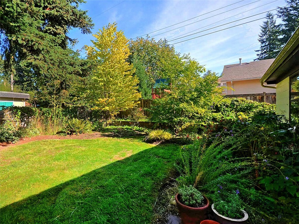 Property Photo:  16148 Stone Ave N  WA 98133 