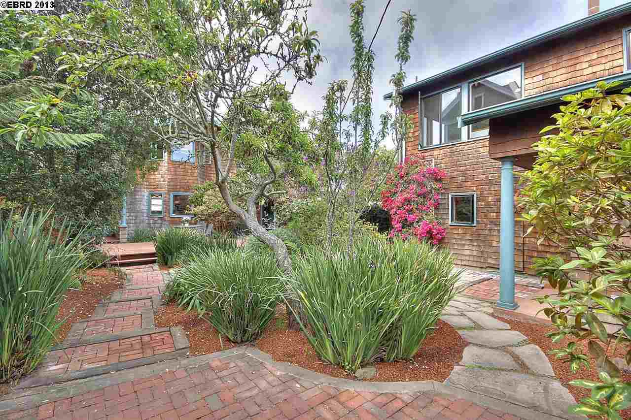 Property Photo: 2024 8th St CA 94710-2027