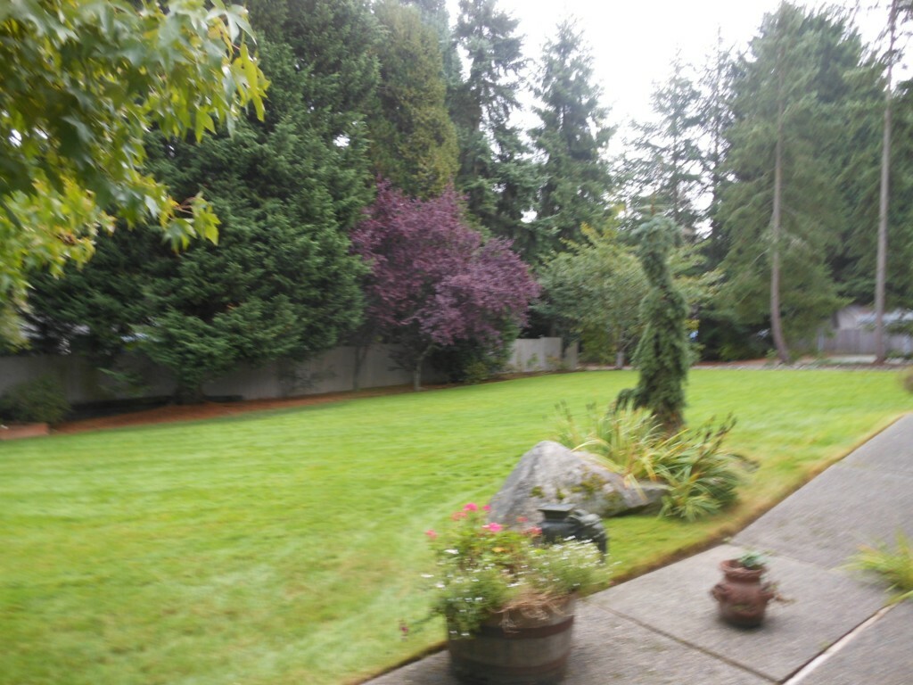 Property Photo:  6550 80th Ave SE  WA 98040 