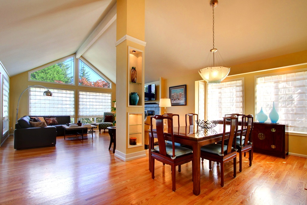 Property Photo: 11803 SE 65th St WA 98006