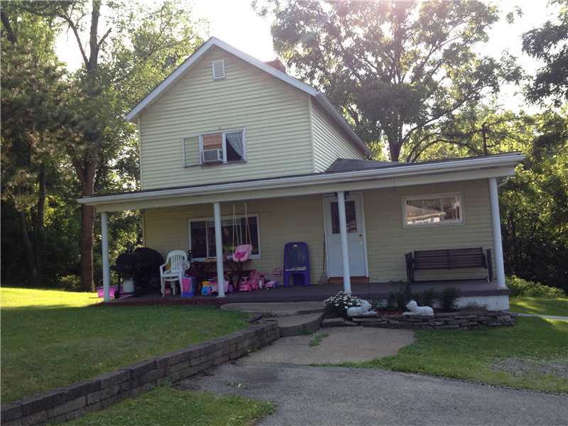 Property Photo:  800 Davis Avenue  PA 15063 