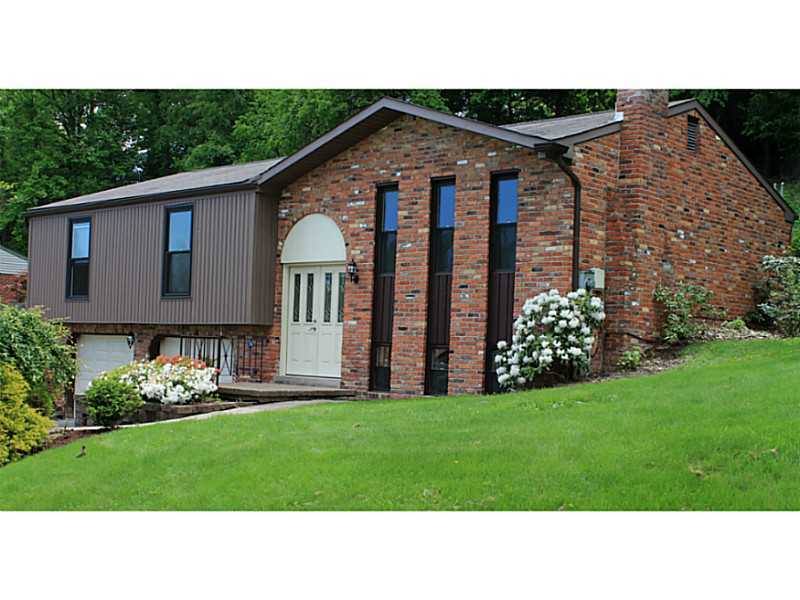 Property Photo:  113 Weaver Drive  PA 15116 