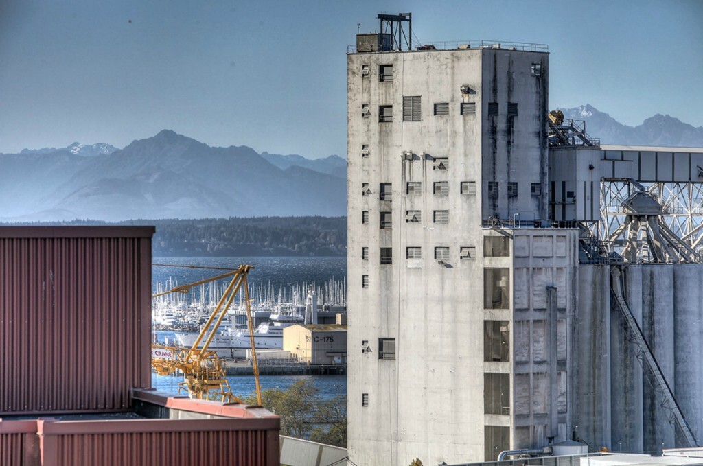 Property Photo: 415 W Mercer St 602 WA 98119