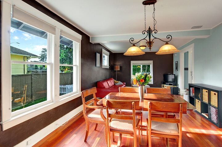 Property Photo:  5812 46th Ave S  WA 98118 