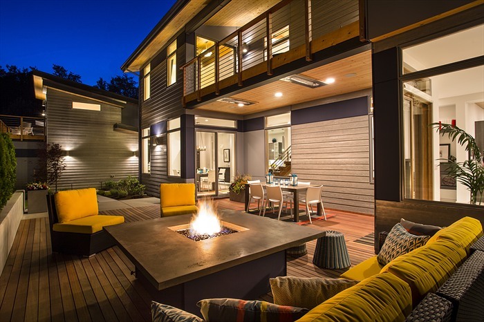 Property Photo: 3053 220 Ave SE WA 98075