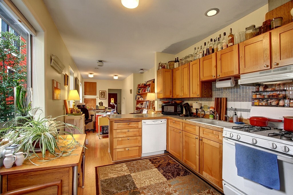 Property Photo:  6742 Alonzo Ave NW  WA 98117 