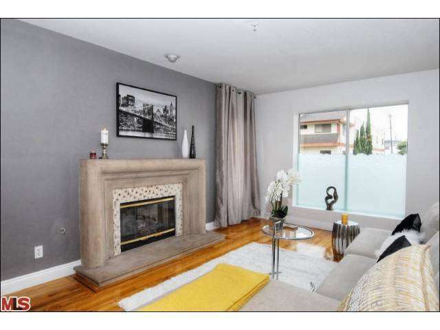 Property Photo:  11806 Avon Way 101  CA 90066 