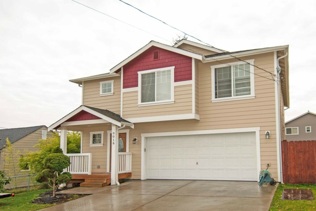 Property Photo:  9018 Corbin Dr  WA 98204 