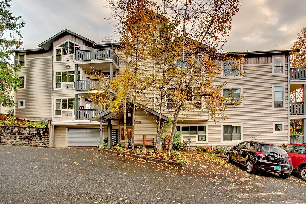 Property Photo:  11550 Stone Ave N 203  WA 98133 