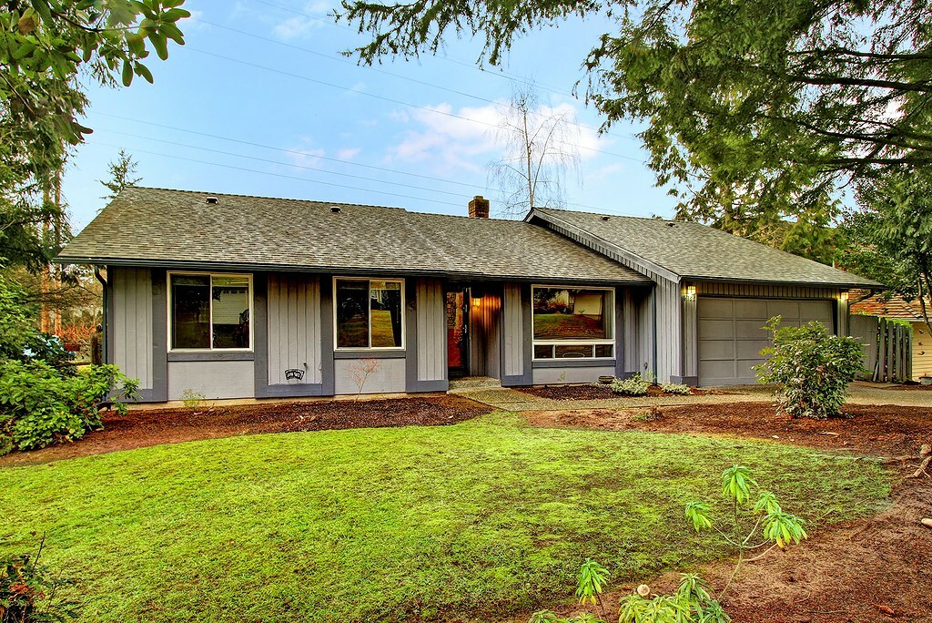 Property Photo: 6733 128th Ave SE WA 98006