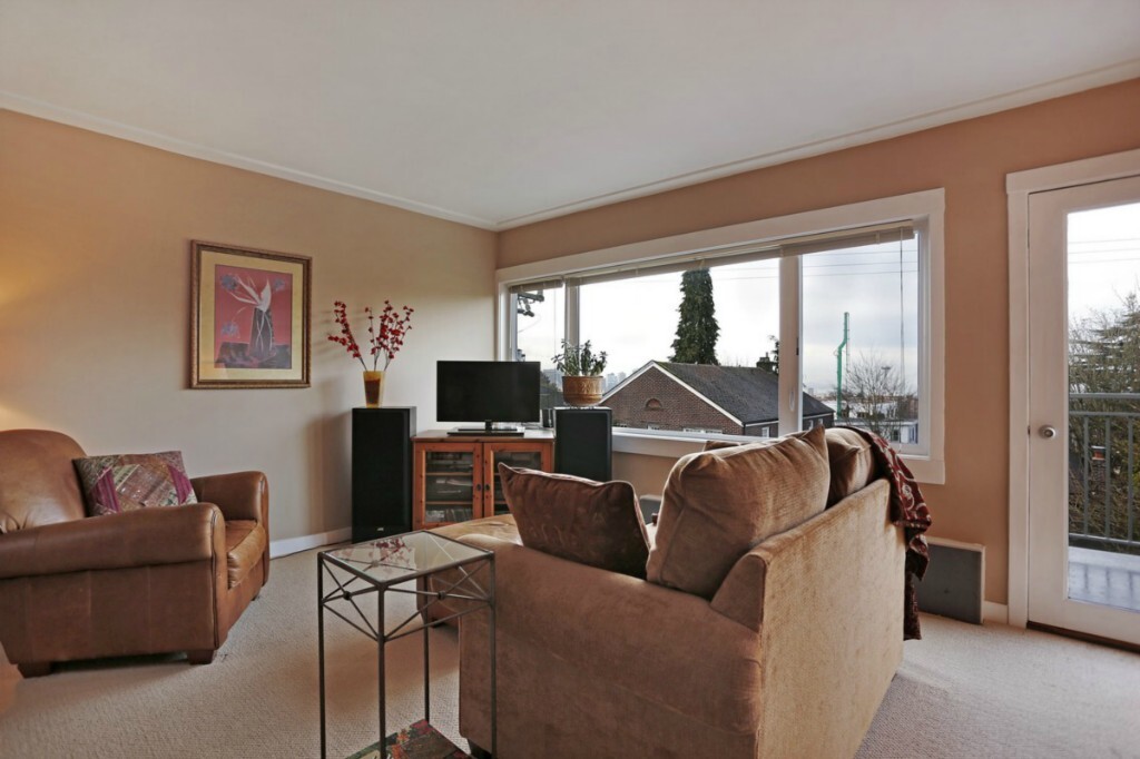 Property Photo:  630 13th Ave E 7  WA 98102 