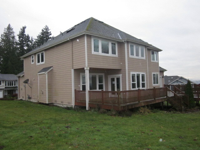 Property Photo:  7427 21 St NE  WA 98025 