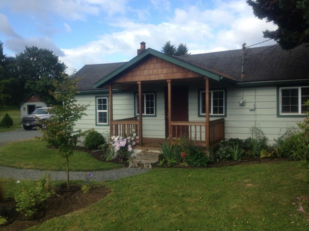 Property Photo: 1716 Creswell Rd WA 98290