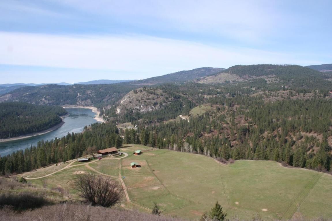 Property Photo: 3157 Denney Ranch Way WA 99141