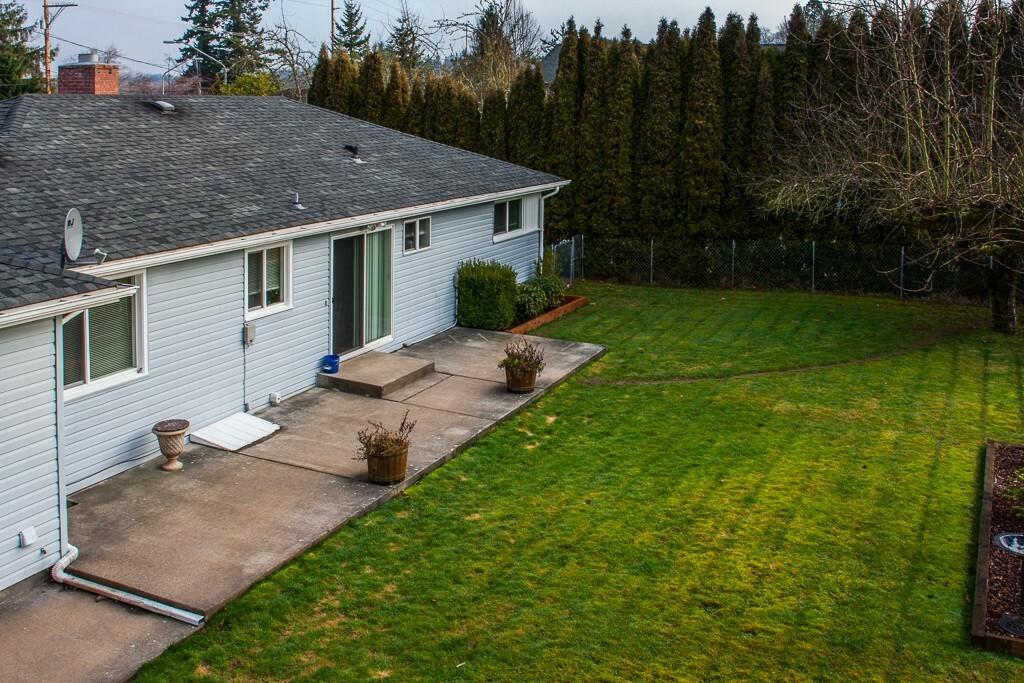 Property Photo: 1800 E Sunset Dr WA 98226