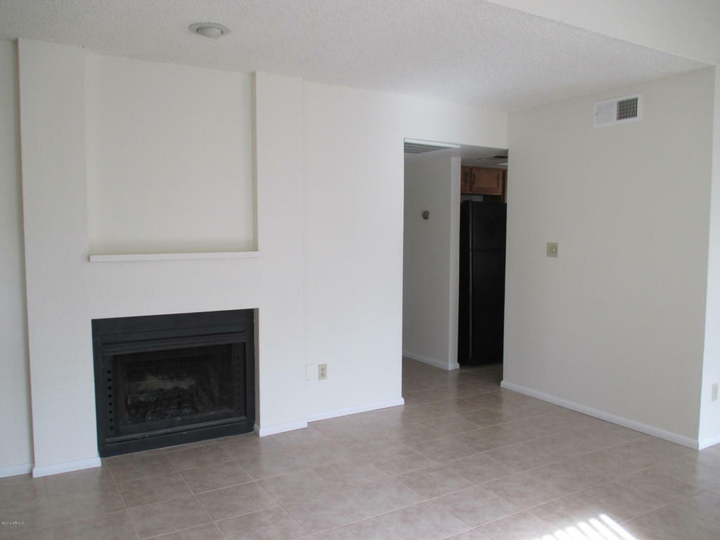 Property Photo:  3102 E Clarendon Avenue 204  AZ 85016 