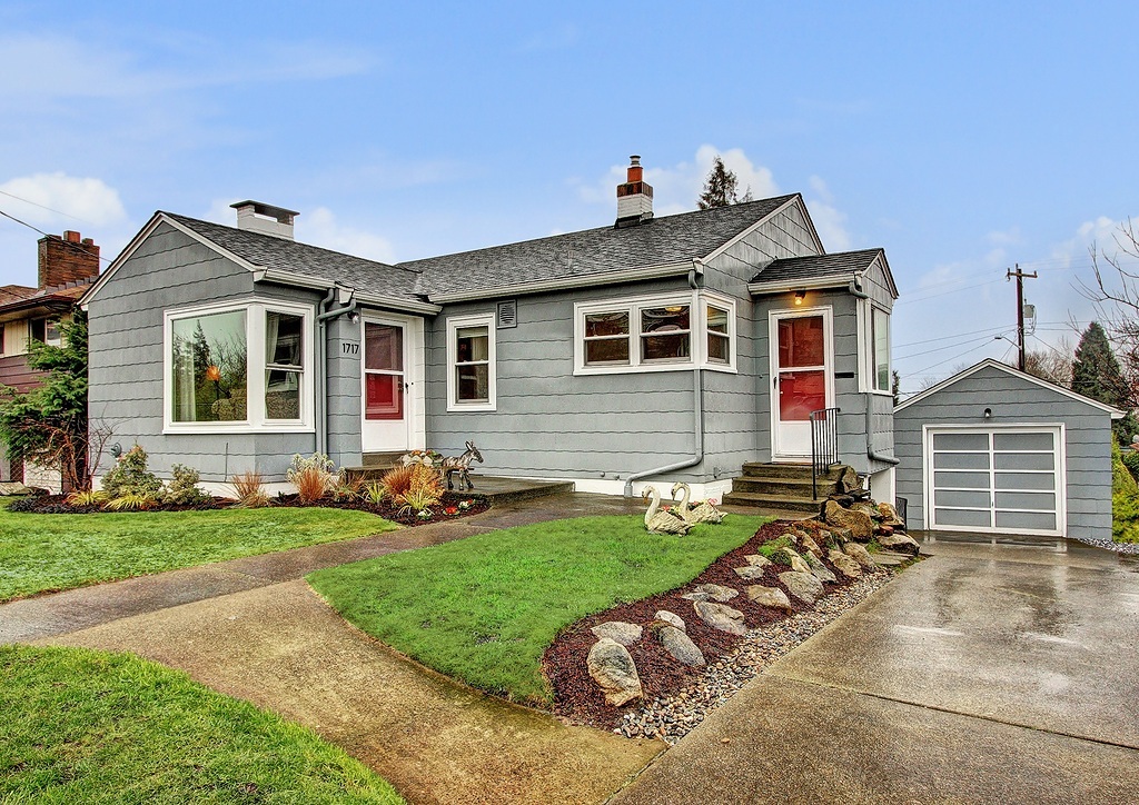 Property Photo:  1717 S Snoqualmie St  WA 98108 