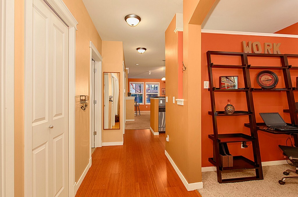 Property Photo: 530 4th Ave W 105 WA 98119