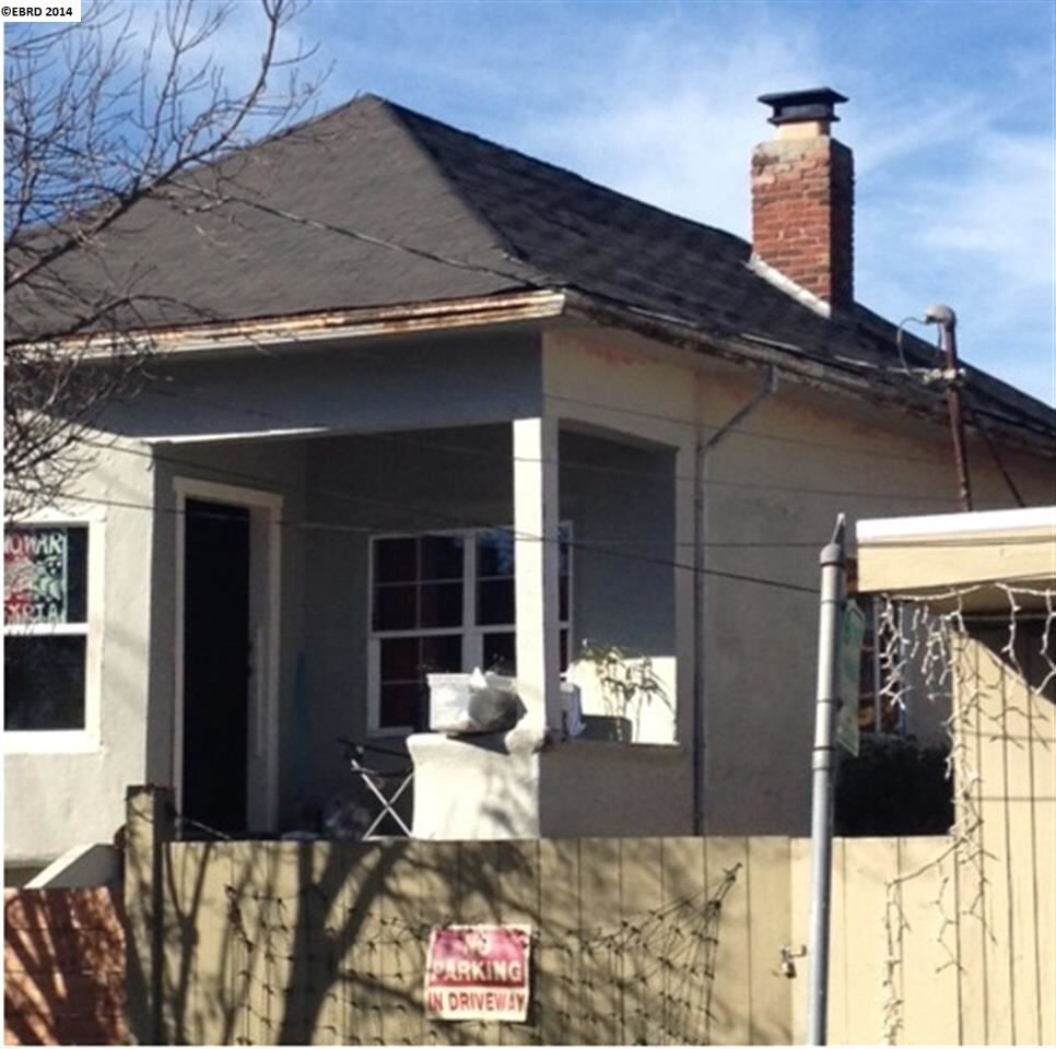 Property Photo:  910 60th St  CA 94608-1325 