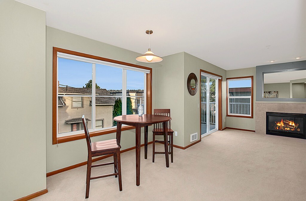 Property Photo: 2111 Waverly Place N 201 WA 98109