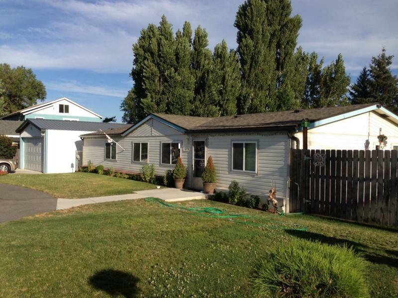 Property Photo:  1623 Locust Street  WA 98801 