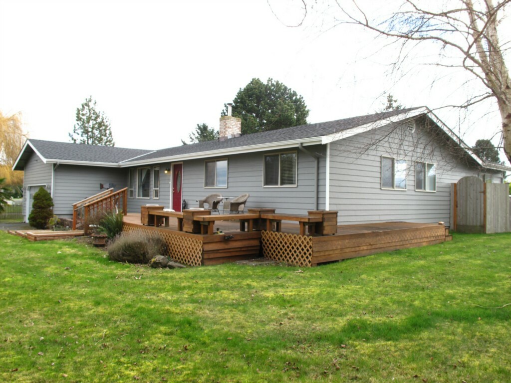 Property Photo:  270 E Anderson Road  WA 98382 